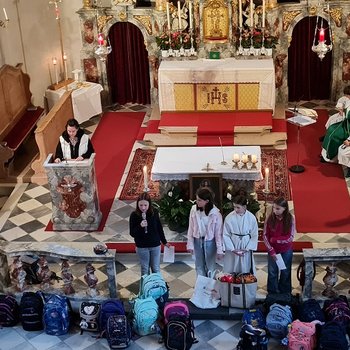 Jugendmesse, Schultaschensegnung – und Achtung! Werwölfe!
