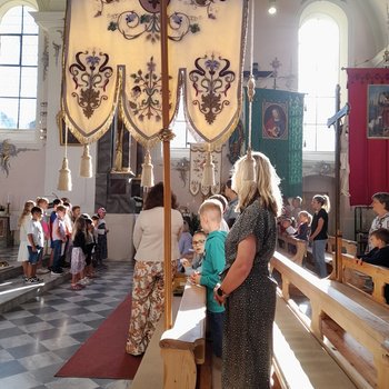 Schmirner Kindergarten- u Schulmesse vor den Ferien