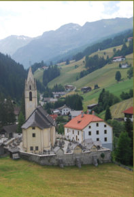 St. Leonhard in Vinaders mit Widum